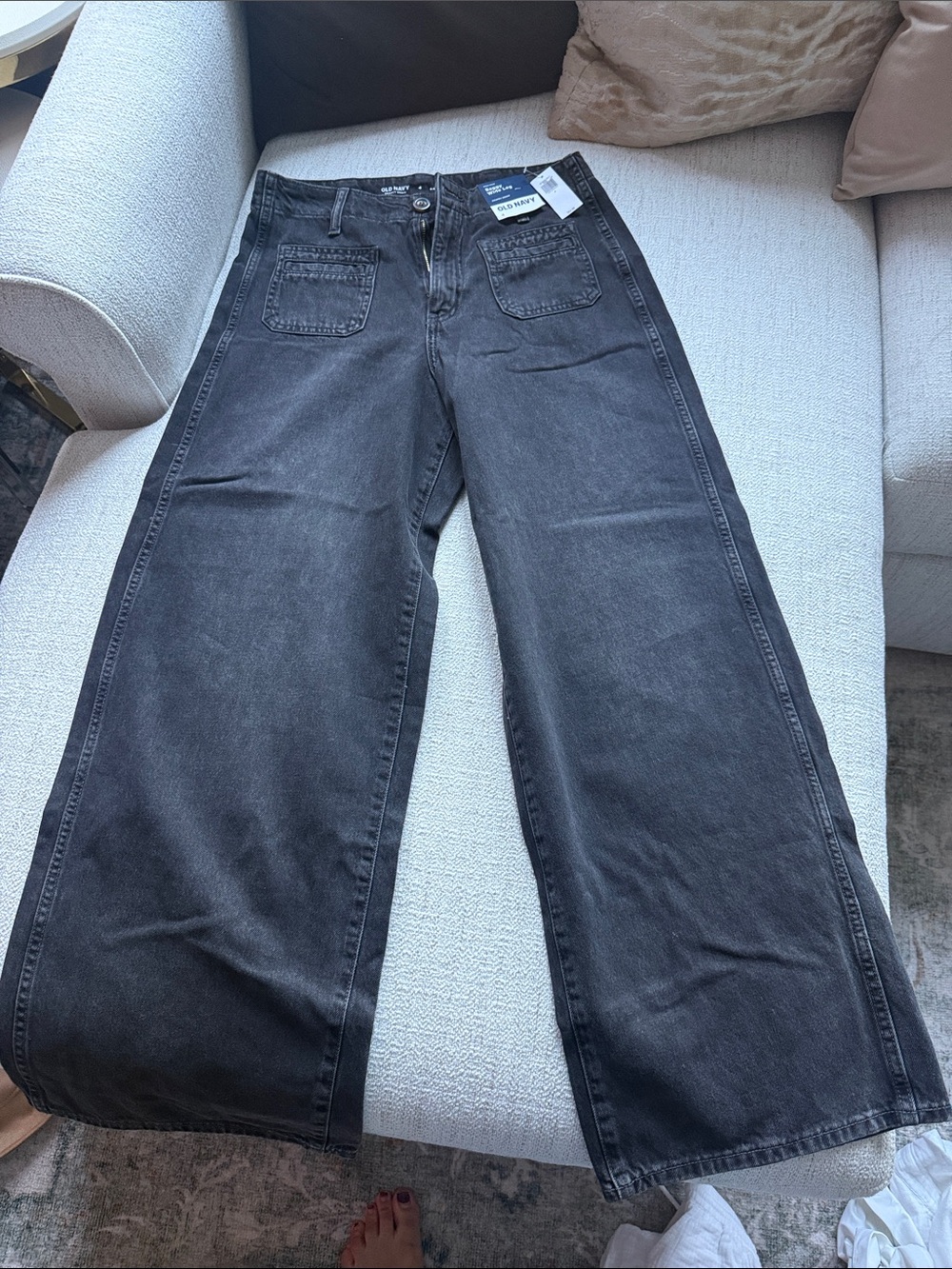 NWT Old Navy Wide-Leg Black Denim Jeans with Front Patch Pockets
